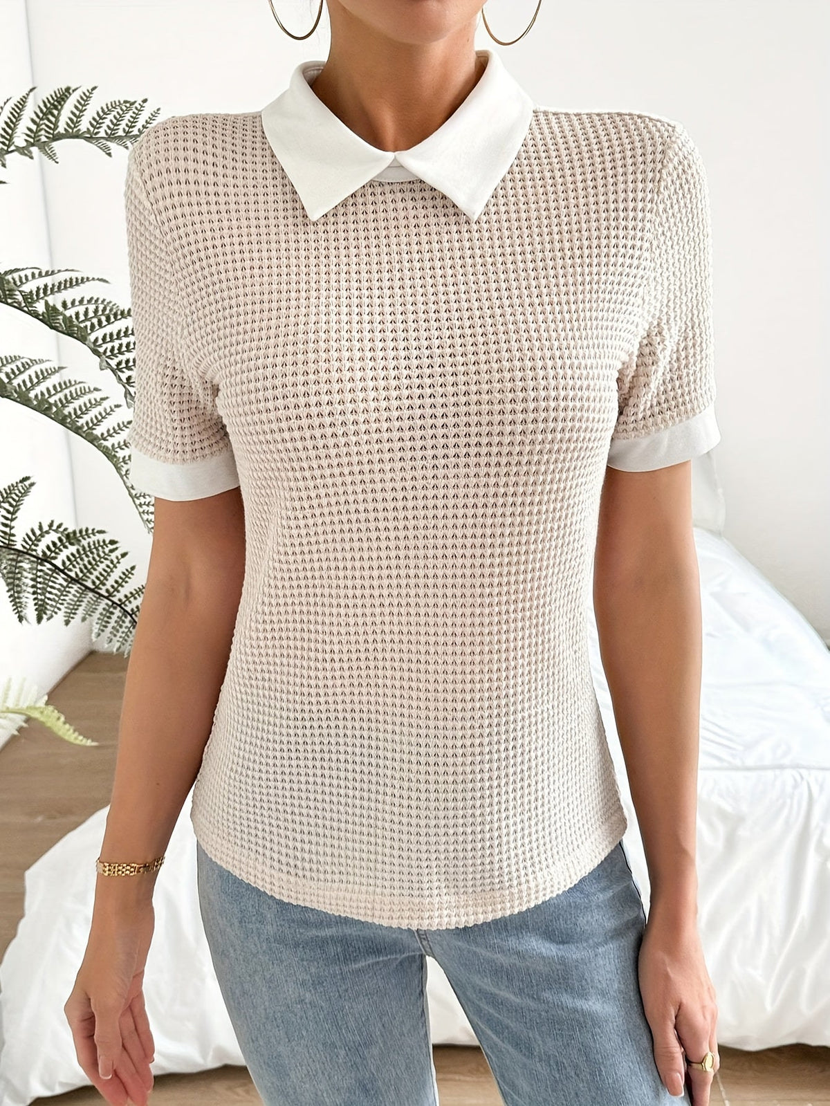 Daphne | Collared Slim-Fit Top Image