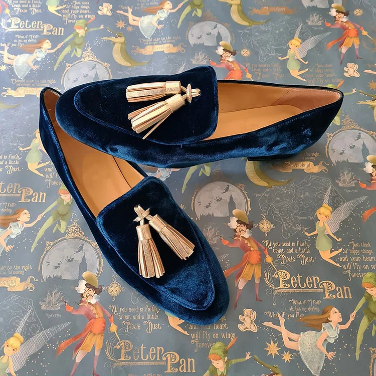 Faye | Classic Midnight Elegance Tassel Loafer Image