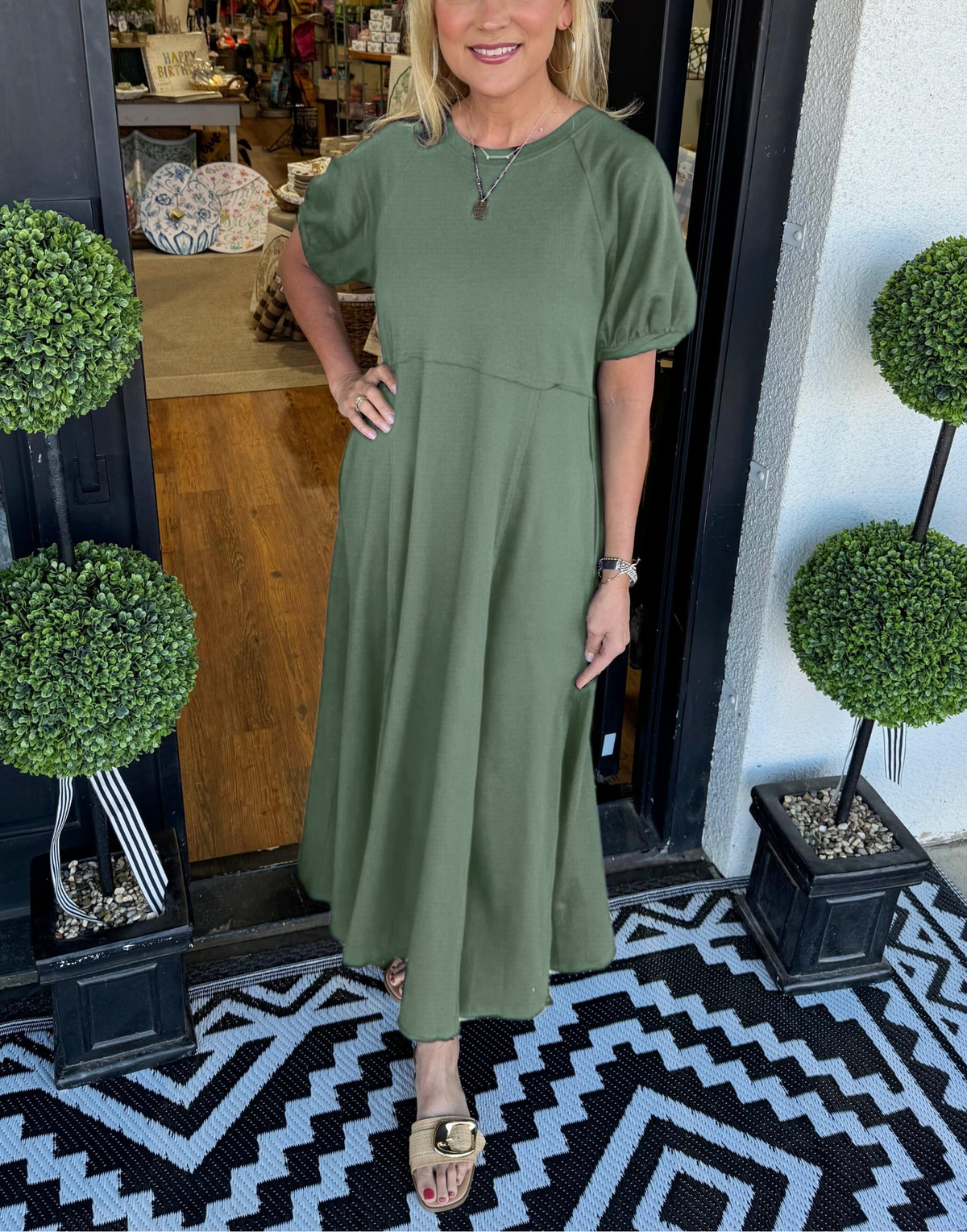 Haisley | Puff Sleeve Round Neck Maxi Dress Image