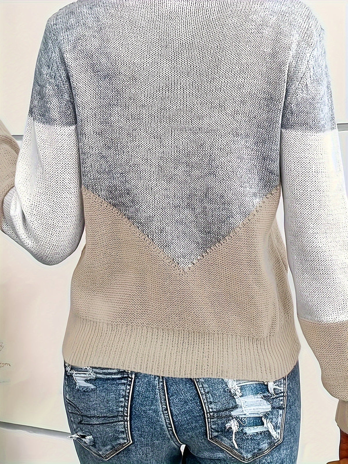 Renata | Colorblock V-Neck Sweater Image