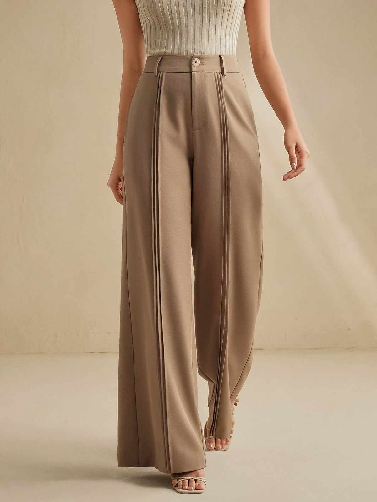 Marlowe | Pleated Wide-Leg Trousers Image