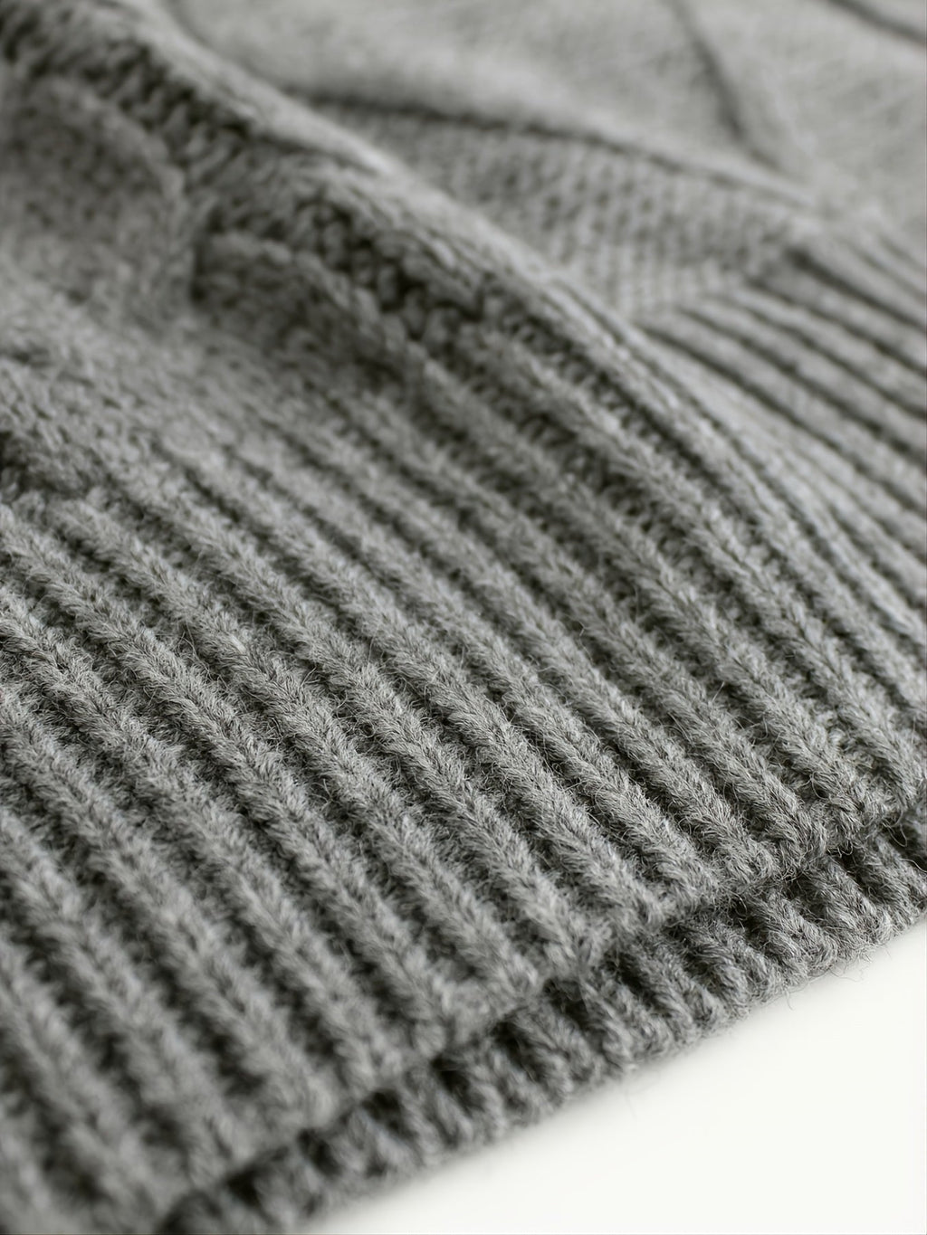 Cora | Cozy Cable-Knit V-Neck Sweater Vest