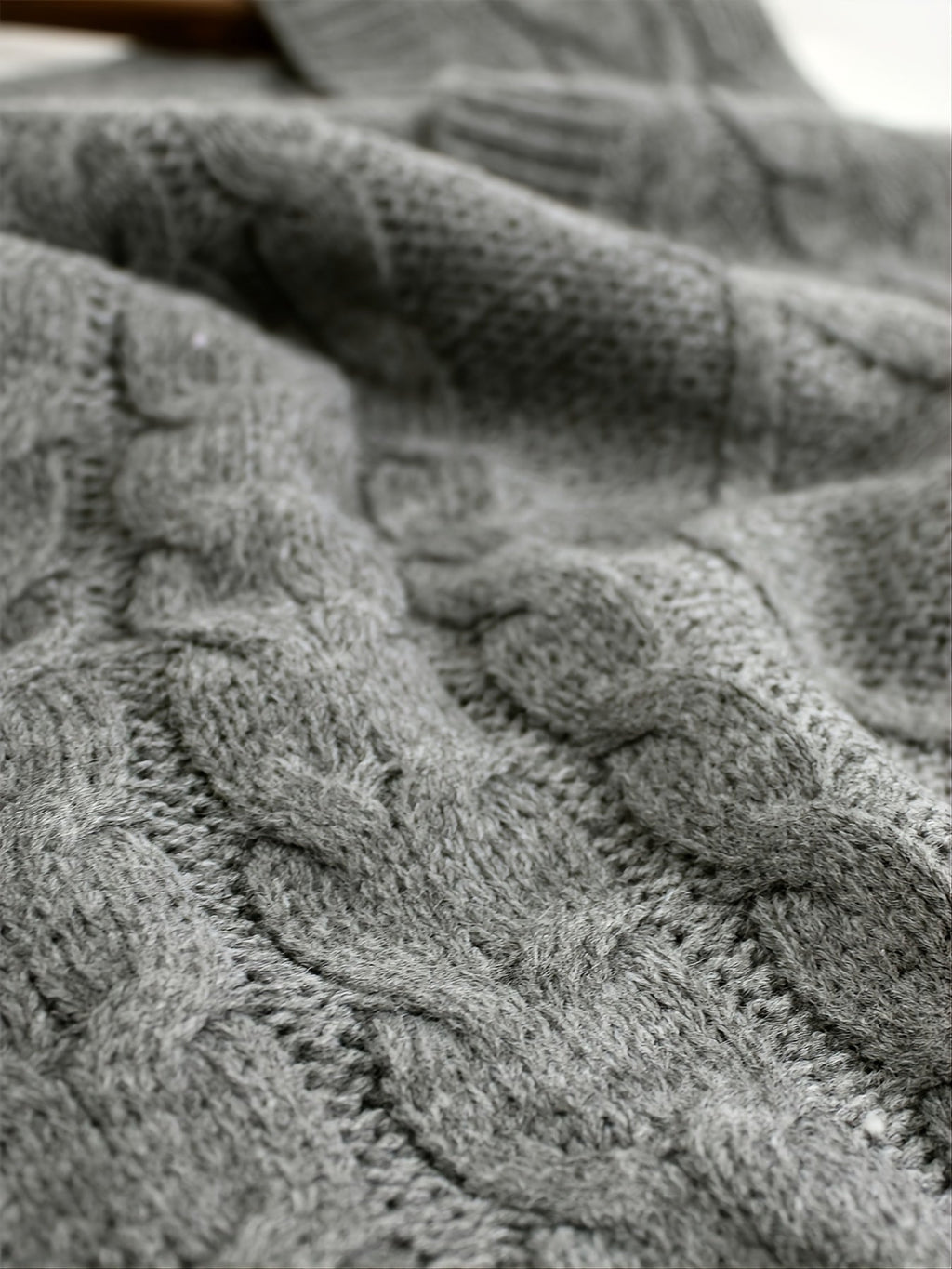 Cora | Cozy Cable-Knit V-Neck Sweater Vest
