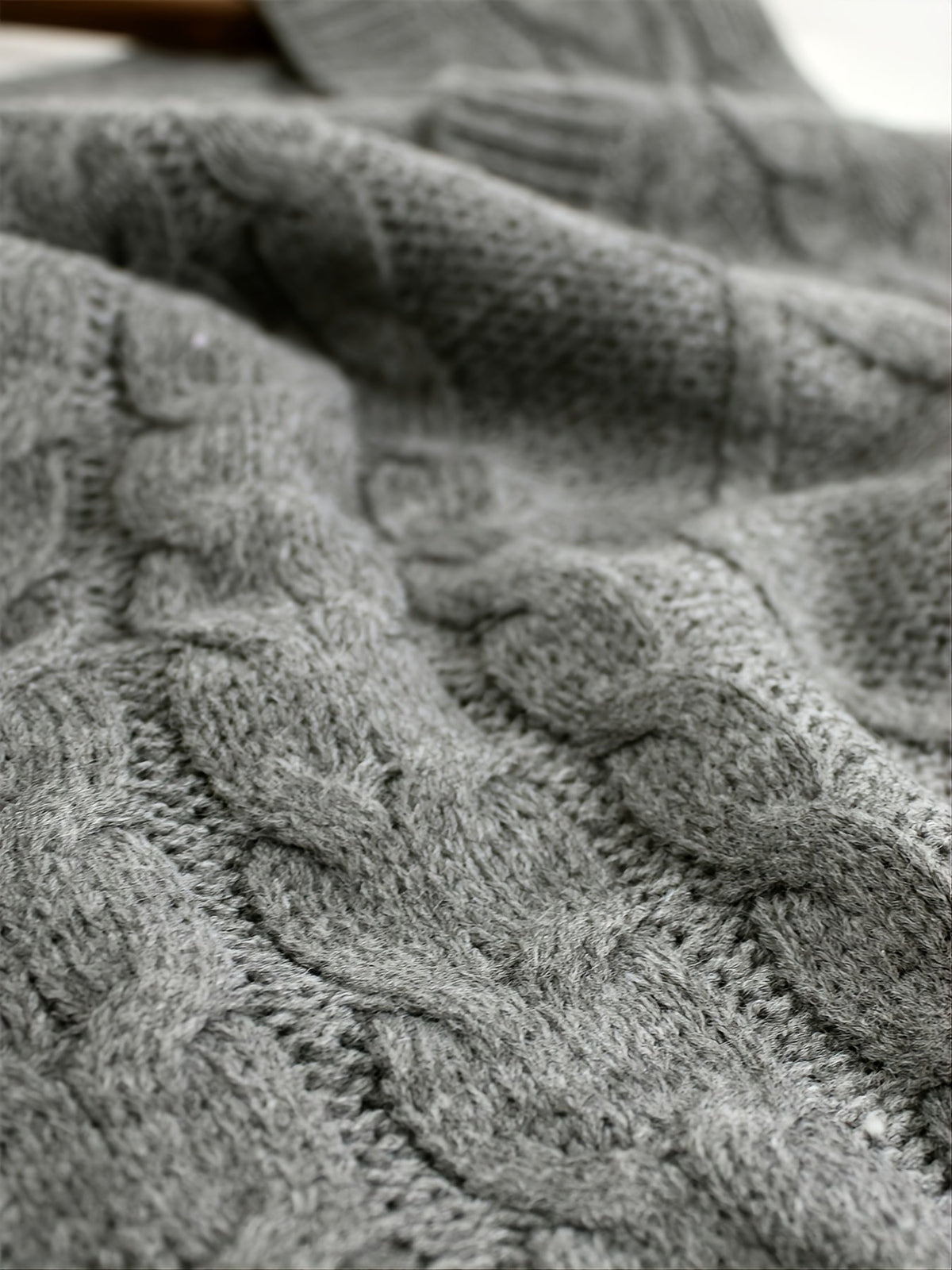 Cora | Cozy Cable-Knit V-Neck Sweater Vest
