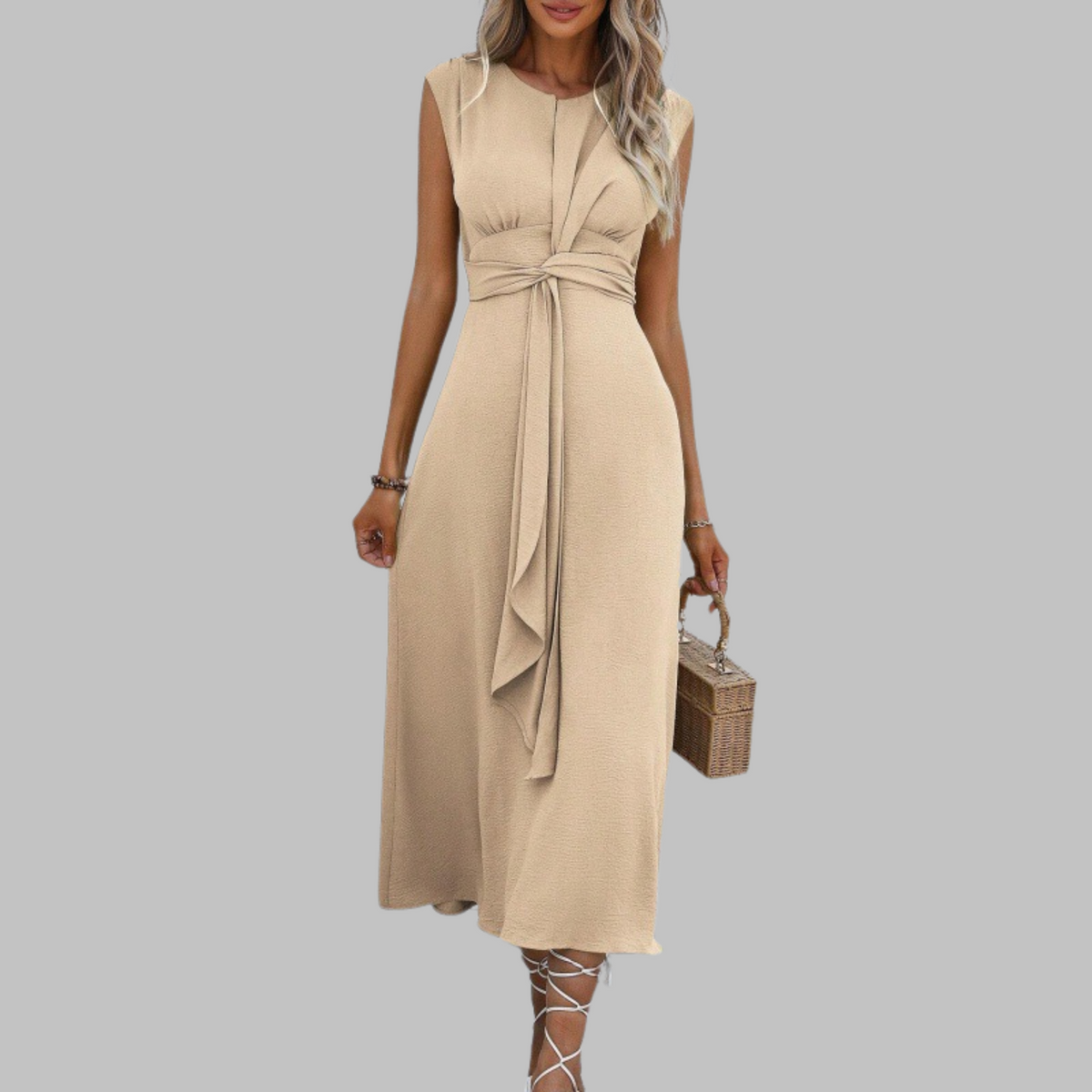 Alayna | Elegant Sleeveless Round Neck Maxi Dress Image