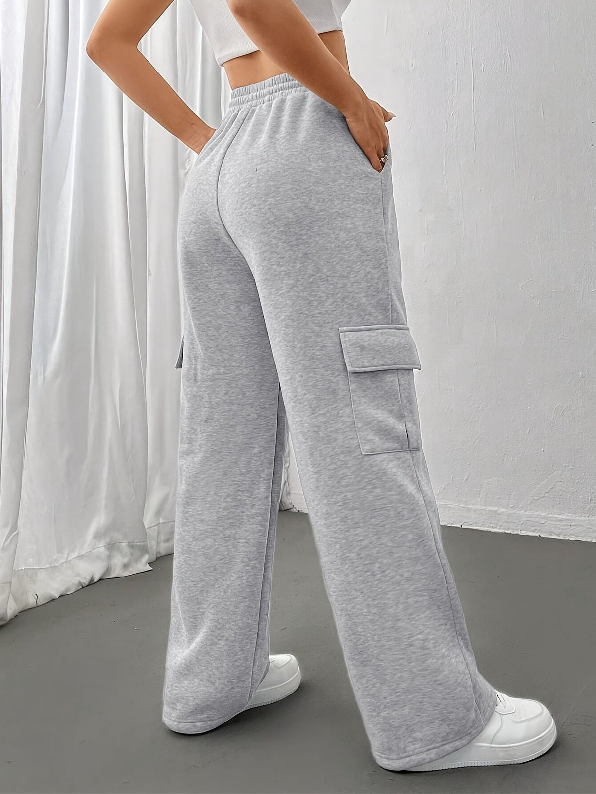 Ruth | Relaxed Cargo Sweatpants Image