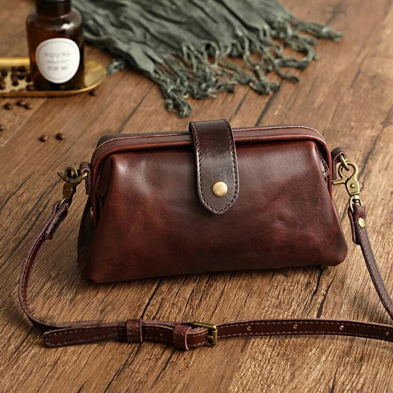 Charlotte | Classic Minimalist Shoulder bag Image