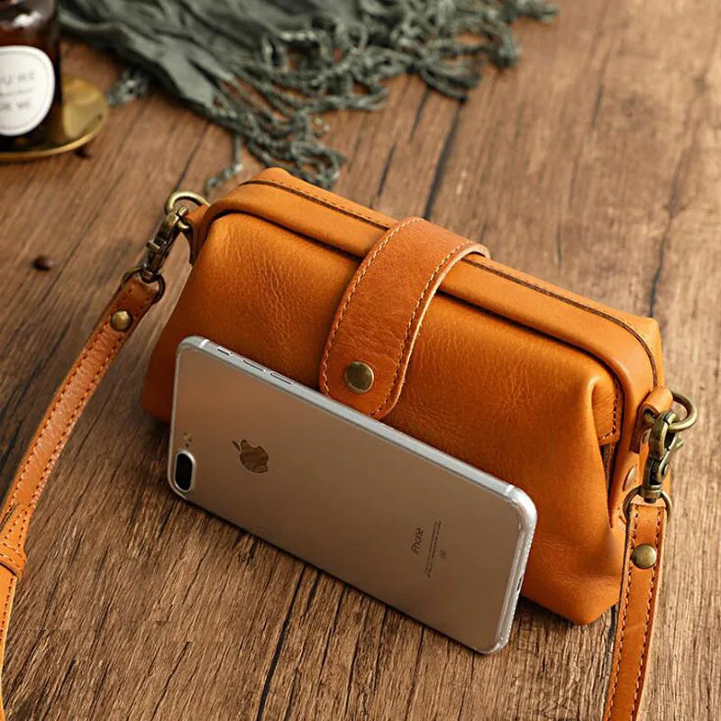 Charlotte | Classic Minimalist Shoulder bag Image