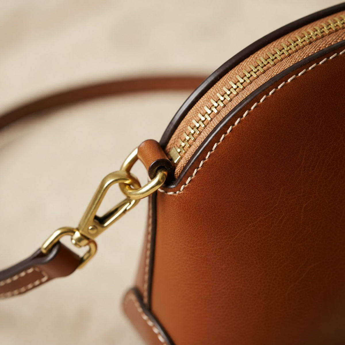 Amalia | Stylish Retro Side Bag Image