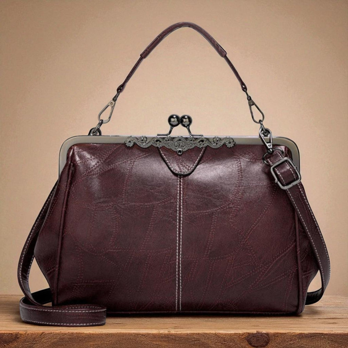 Emma | Classic Vintage Handbag Image
