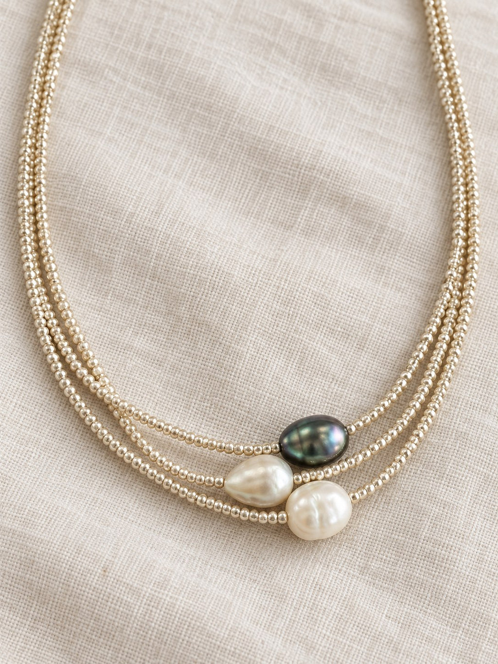Deanna | Elegant Vintage Pearl Necklace