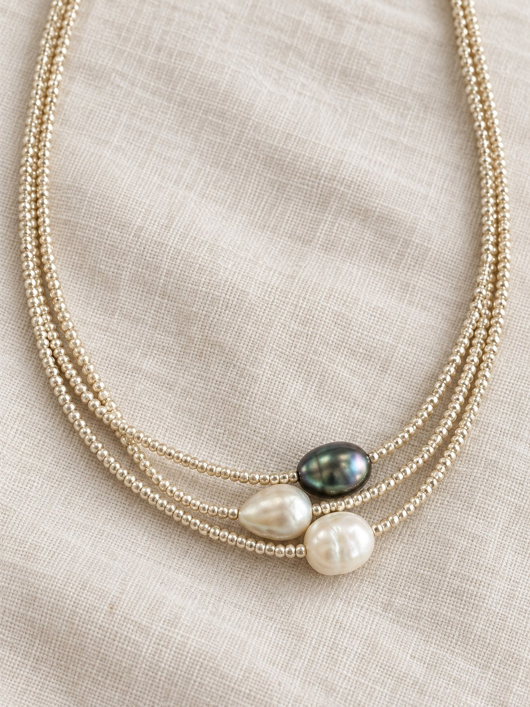 Deanna | Elegant Vintage Pearl Necklace Image