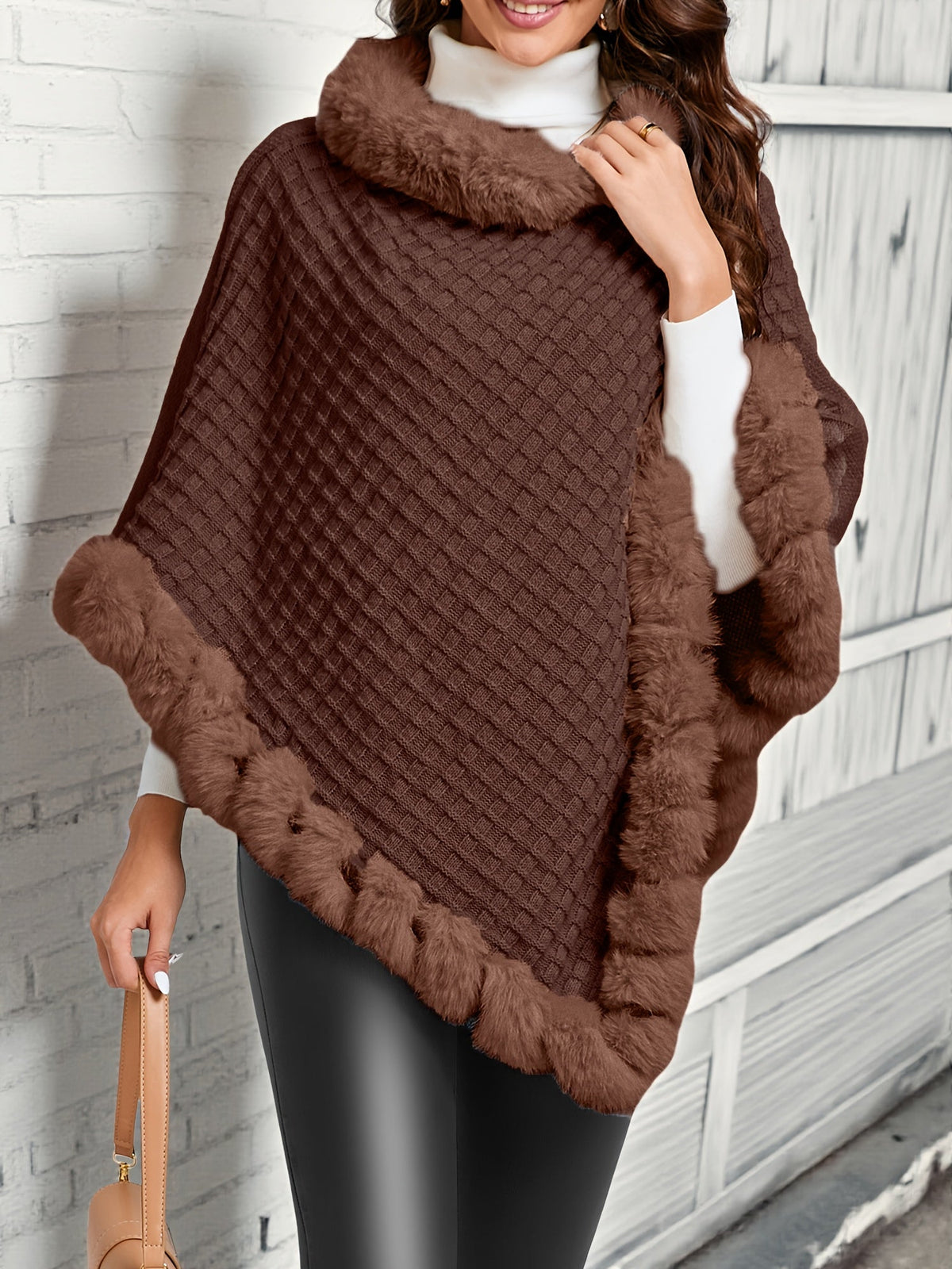 Willow | Cozy Fur-Trim Poncho Image