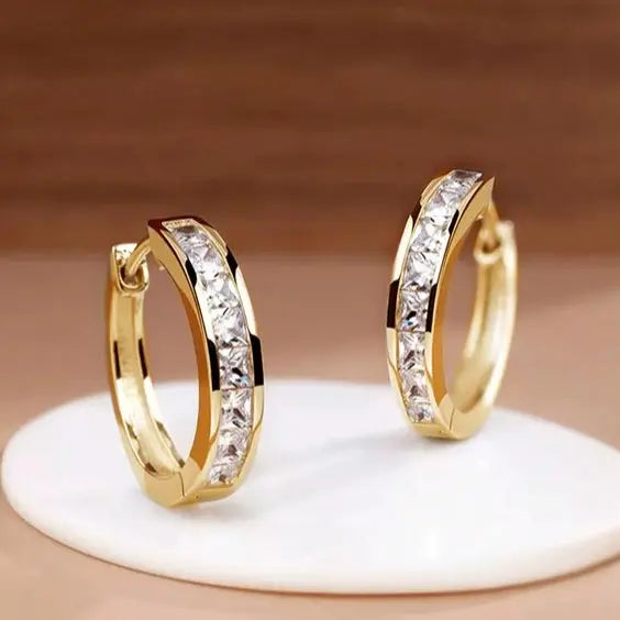 Yvonne | Elegant Gold and Crystal Round Earrings Image