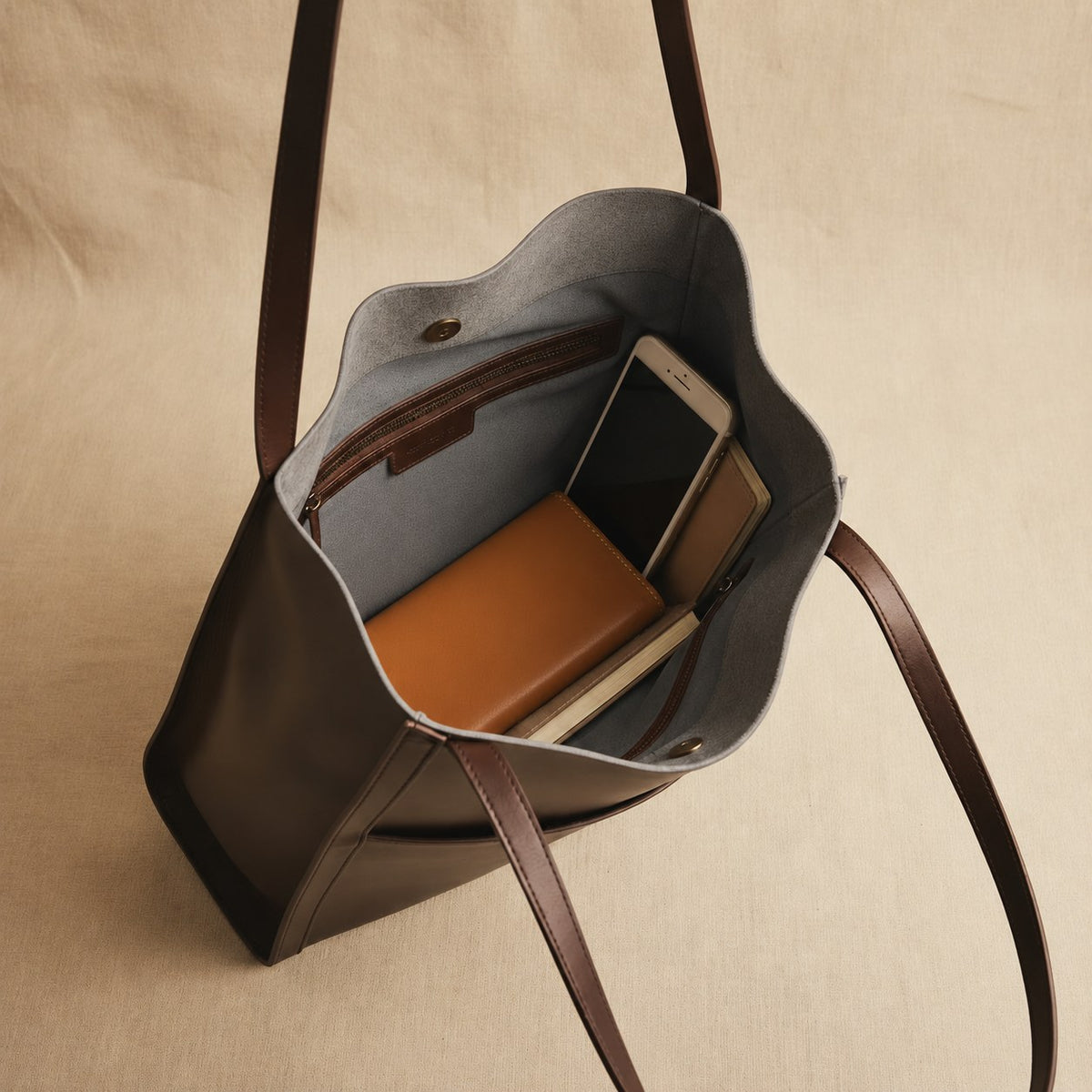 Linda | Elegant Brooklyn Bag Image