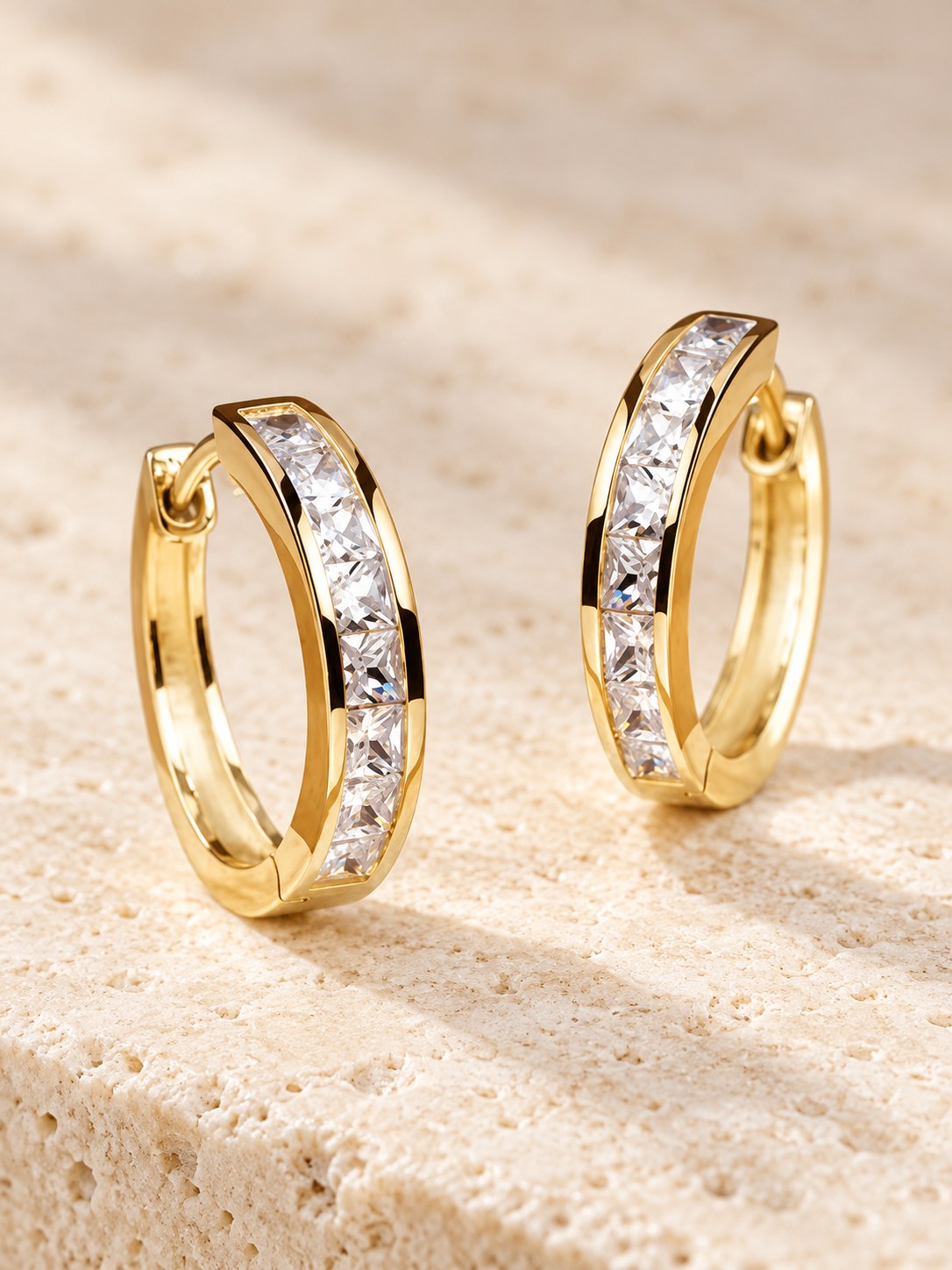 Yvonne | Elegant Gold and Crystal Round Earrings